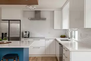 1313 N Ritchie Ct, Chicago, IL 60610 - Photo 4