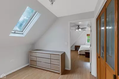 4550 W Thorndale Avenue, Chicago, IL 60646 - Photo 14