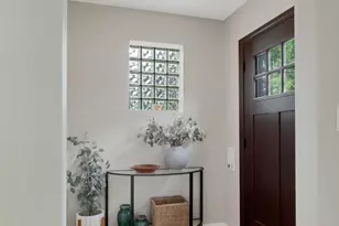 4550 W Thorndale Ave, Chicago, IL 60646 - Photo 2