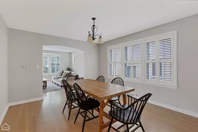 4550 W Thorndale Avenue, Chicago, IL 60646 - Photo 6