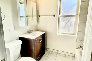 3700 N Fremont St, Chicago, IL 60613 - Photo 20