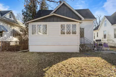 608 N Mulberry Street, Clifton, IL 61727 - Photo 1