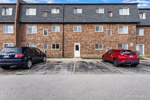 9407 Bay Colony Dr, Des Plaines, IL 60016 - Photo 18