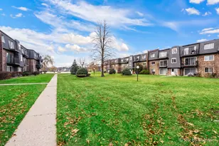 9407 Bay Colony Dr, Des Plaines, IL 60016 - Photo 12