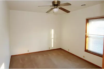 609 1/2 Blakely Street #609, Woodstock, IL 60098 - Photo 4