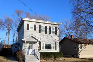 609 1/2 Blakely St, Woodstock, IL 60098 - Photo 2