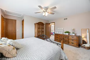 2469 Lakeside Dr, Aurora, IL 60504 - Photo 10