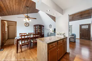 2469 Lakeside Dr, Aurora, IL 60504 - Photo 8