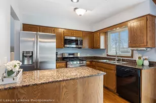 2469 Lakeside Dr, Aurora, IL 60504 - Photo 6