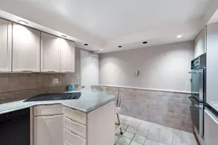 175 E Delaware Pl, Chicago, IL 60611 - Photo 18