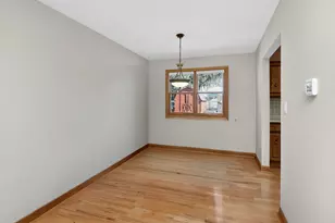 1221 Driftwood Ln, Bartlett, IL 60103 - Photo 4