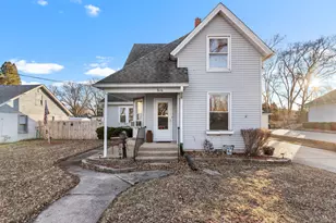 916 Berylan St, Belvidere, IL 61008 - Photo 1