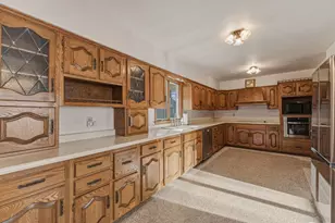 221 Hilltop Ct, Milan, IL 61264 - Photo 8