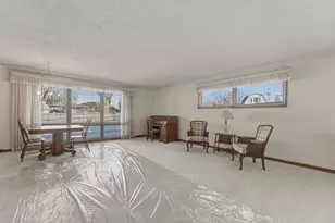 221 Hilltop Ct, Milan, IL 61264 - Photo 4