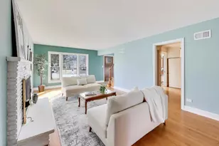 200 S Derbyshire Ln, Arlington Heights, IL 60004 - Photo 4