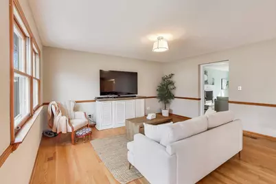 200 S Derbyshire Lane, Arlington Heights, IL 60004 - Photo 16