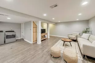 200 S Derbyshire Ln, Arlington Heights, IL 60004 - Photo 28