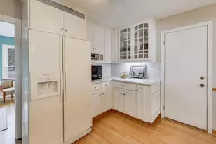 200 S Derbyshire Ln, Arlington Heights, IL 60004 - Photo 10