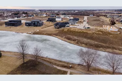 1912 E 59th Court, Davenport, IA 52807 - Photo 6