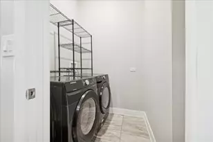 1723 W North Ave, Chicago, IL 60622 - Photo 12