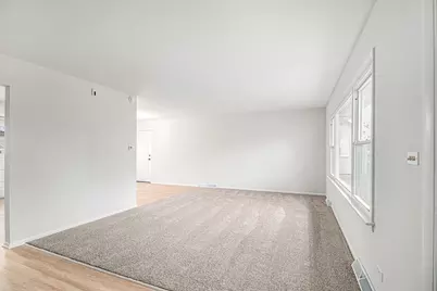 334 Stillwell Drive, Buffalo Grove, IL 60089 - Photo 2