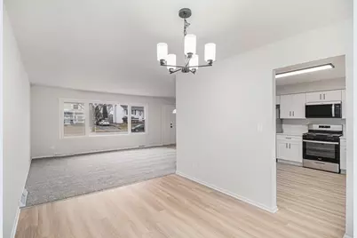 334 Stillwell Drive, Buffalo Grove, IL 60089 - Photo 4