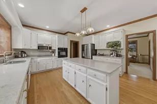 55 Oak Creek Dr, Yorkville, IL 60560 - Photo 10