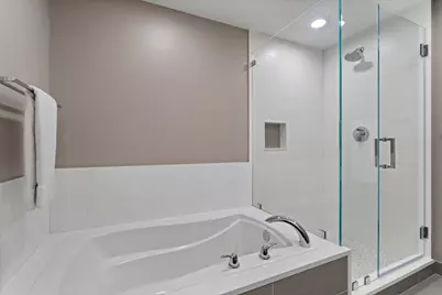 600 N Lake Shore Drive #3201, Chicago, IL 60611 - Photo 16