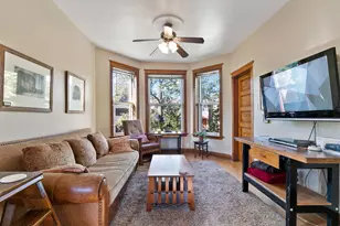 1821 N Sawyer Ave, Chicago, IL 60647 - Photo 2