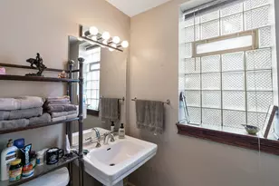 1821 N Sawyer Ave, Chicago, IL 60647 - Photo 10