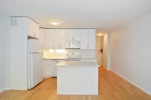 2400 N Lakeview Ave, Chicago, IL 60614 - Photo 8