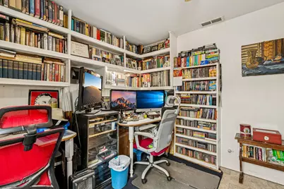 820 S Pine Street, Streamwood, IL 60107 - Photo 18