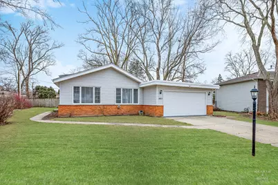 1923 E Pawnee Lane, Mount Prospect, IL 60056 - Photo 1