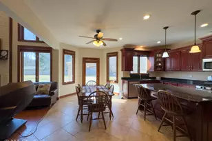 9030 Elm Ave, Burr Ridge, IL 60527 - Photo 14