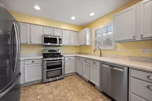 132 Meredith Ln, Streamwood, IL 60107 - Photo 6