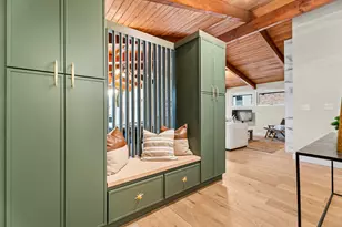 461 W Grantley Ave, Elmhurst, IL 60126 - Photo 2