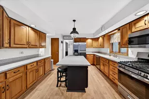 938 Duvall Dr, Woodstock, IL 60098 - Photo 6