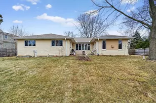 938 Duvall Dr, Woodstock, IL 60098 - Photo 20