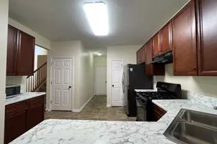 1904 Maureen Dr, Hoffman Estates, IL 60192 - Photo 6