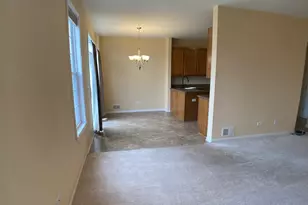 24951 Clare Cir, Manhattan, IL 60442 - Photo 4