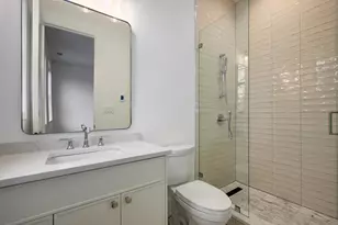 1228 W Wellington Ave, Chicago, IL 60657 - Photo 32