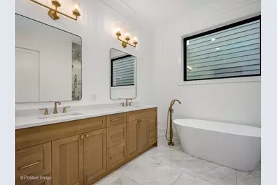 1228 W Wellington Avenue, Chicago, IL 60657 - Photo 24