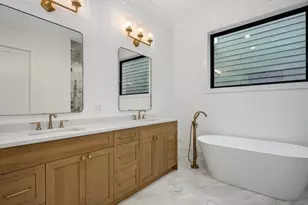 1228 W Wellington Ave, Chicago, IL 60657 - Photo 24