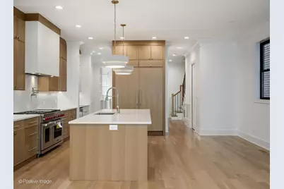 1228 W Wellington Avenue, Chicago, IL 60657 - Photo 14