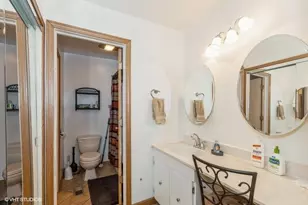 7050 Brighton Ct, Woodridge, IL 60517 - Photo 6