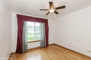 7050 Brighton Ct, Woodridge, IL 60517 - Photo 8