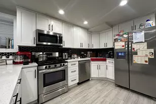 2524 W Superior St, Chicago, IL 60612 - Photo 6