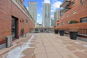 30 W Erie St, Chicago, IL 60654 - Photo 28