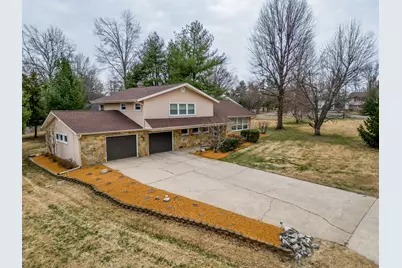 212 Kane Drive, Herrin, IL 62948 - Photo 2