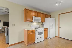 3810 Foxglove Ln, Winnebago, IL 61088 - Photo 8